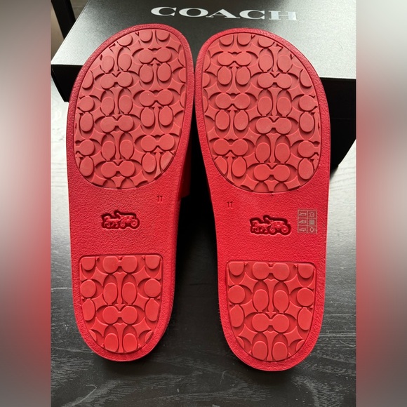 Disney 50th anniversary red slides unisex - Picture 2 of 4